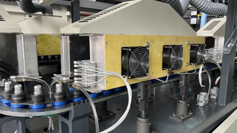 Fully automatic 4 cavities 4500BPH bottle blowing machines for 500ml to 2000ml