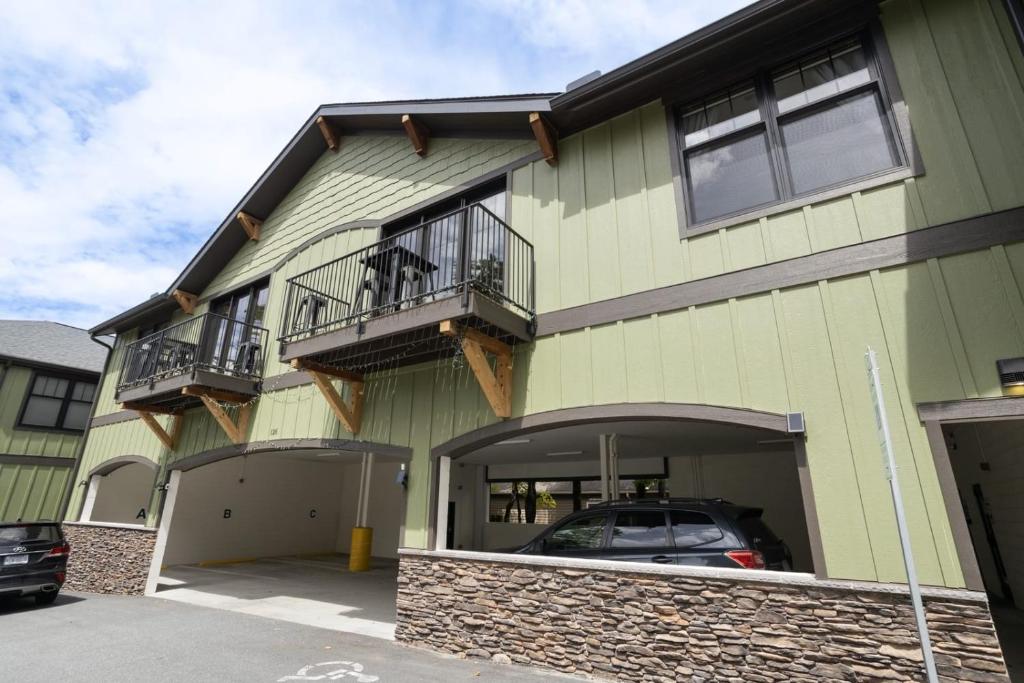 Evergreen on Main, Blowing Rock (updated prices 2026) factory